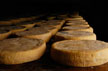 Affinage du munster, fromage typiquement alsacien © Benoit Facchi